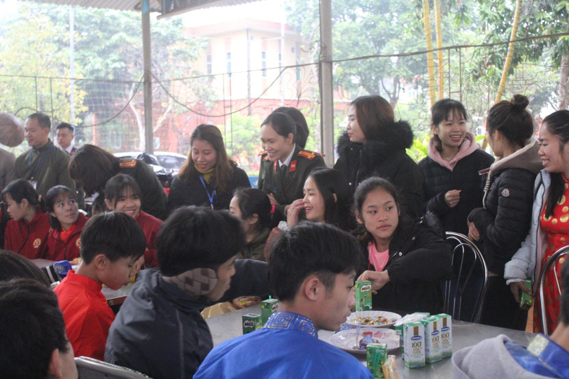 Vui Tết cùng những đứa trẻ có hoàn cảnh đặc biệt Vui Tết cùng những đứa trẻ có hoàn cảnh đặc biệt