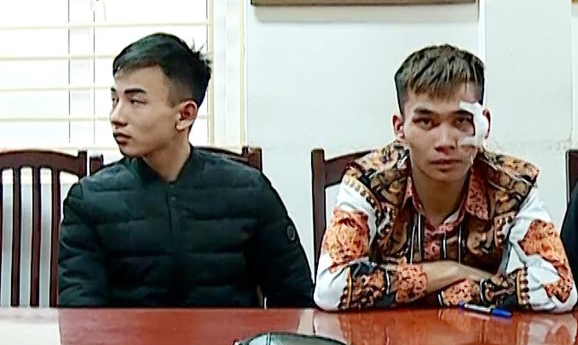 Hai đối tượng Phùng Văn Tuấn và Ngô Văn Quyết tại cơ quan công an Hai đối tượng Phùng Văn Tuấn và Ngô Văn Quyết tại cơ quan công an