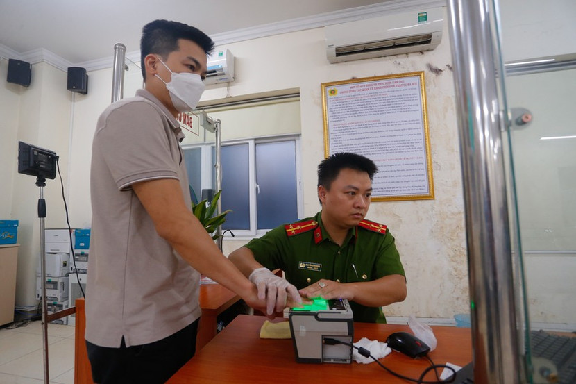 CATP Hà Nội là đơn vị duy nhất trong cả nước phát động phong trào thi đua đặc biệt để tập trung lực lượng triển khai, hoàn thiện 2 Dự án Cơ sở dữ liệu Quốc gia về dân cư và Dự án cấp, sản xuất, quản lý CCCD CATP Hà Nội là đơn vị duy nhất trong cả nước phát động phong trào thi đua đặc biệt để tập trung lực lượng triển khai, hoàn thiện 2 Dự án Cơ sở dữ liệu Quốc gia về dân cư và Dự án cấp, sản xuất, quản lý CCCD