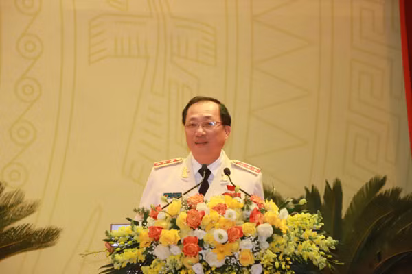 Thượng tướng Nguyễn Văn Thành, Ủy viên Trung ương Đảng, Thứ trưởng Bộ Công an trình bày dự thảo Báo cáo kiểm điểm của Đảng ủy Công an Trung ương nhiệm kỳ 2015 - 2020