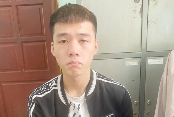 Đối tượng Nguyễn Đức Huy tại cơ quan công an Đối tượng Nguyễn Đức Huy tại cơ quan công an