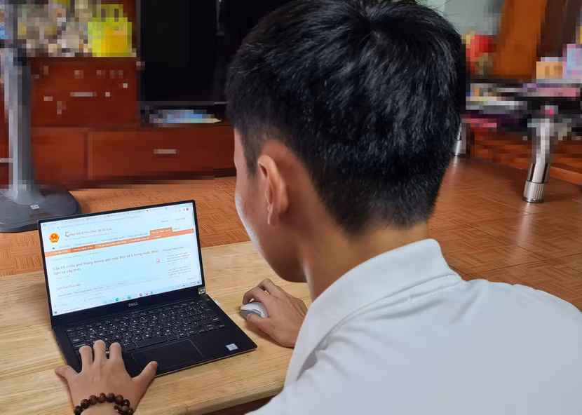 Tại bất cứ nơi nào có máy tính, điện thoại thông minh kết nối Internet, người dân có CCCD gắn chip đều có thể thực hiện giao dịch qua Cổng dịch vụ công cấp độ 4 Tại bất cứ nơi nào có máy tính, điện thoại thông minh kết nối Internet, người dân có CCCD gắn chip đều có thể thực hiện giao dịch qua Cổng dịch vụ công cấp độ 4