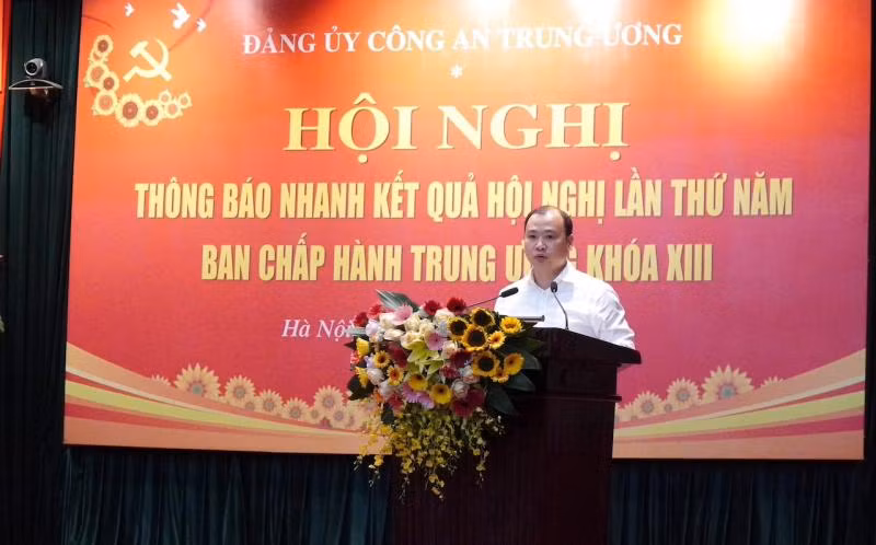 Đồng chí Lê Hải Bình, Ủy viên dự khuyết Trung ương Đảng, Phó Trưởng ban Tuyên giáo Trung ương thông tin nội dung Hội nghị Trung ương 5 khóa XIII
