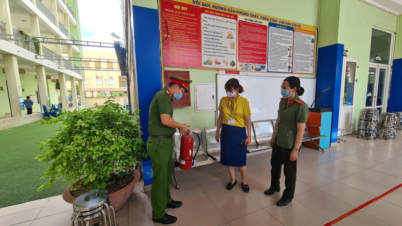 Công tác phòng cháy chữa cháy cũng được quan tâm trong kỳ thi tốt nghiệp THPT quốc gia năm 2021 Công tác phòng cháy chữa cháy cũng được quan tâm trong kỳ thi tốt nghiệp THPT quốc gia năm 2021