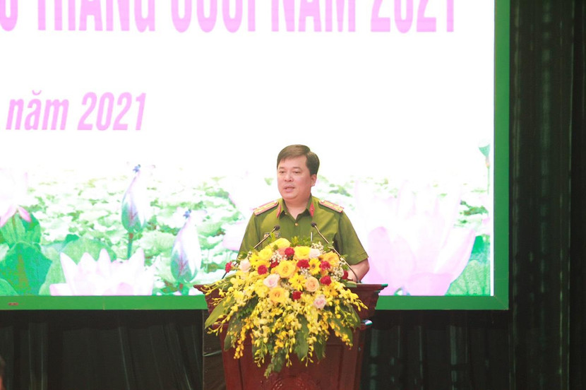 Thượng tá Đinh Tuấn Thành, Trưởng CAQ Thanh Xuân tham luận tại hội nghị