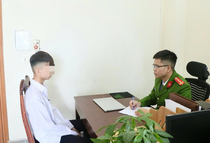 Nguyễn Tiến Đông Đô tại cơ quan công an