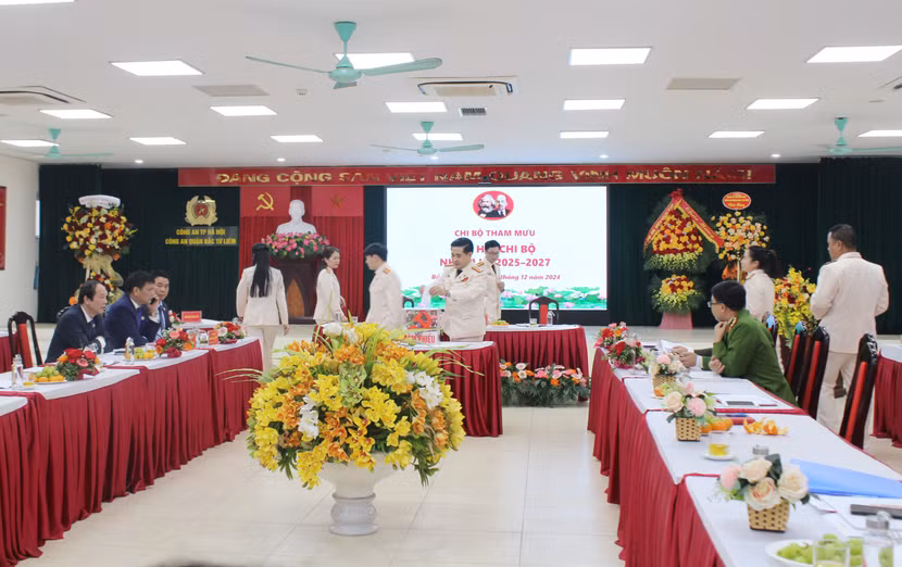 Đại hội bỏ phiếu bầu Chi ủy Chi bộ nhiệm kỳ 2025-2027 Đại hội bỏ phiếu bầu Chi ủy Chi bộ nhiệm kỳ 2025-2027