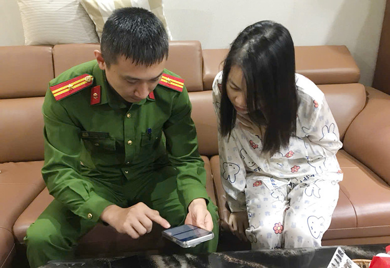 Nhiệt tình hỗ trợ nhân dân