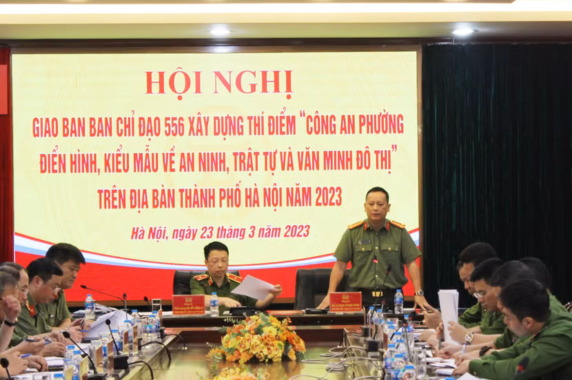 Đại tá Phạm Thanh Hùng, Phó Bí thư Đảng ủy, Phó Giám đốc CATP phát biểu tại hội nghị