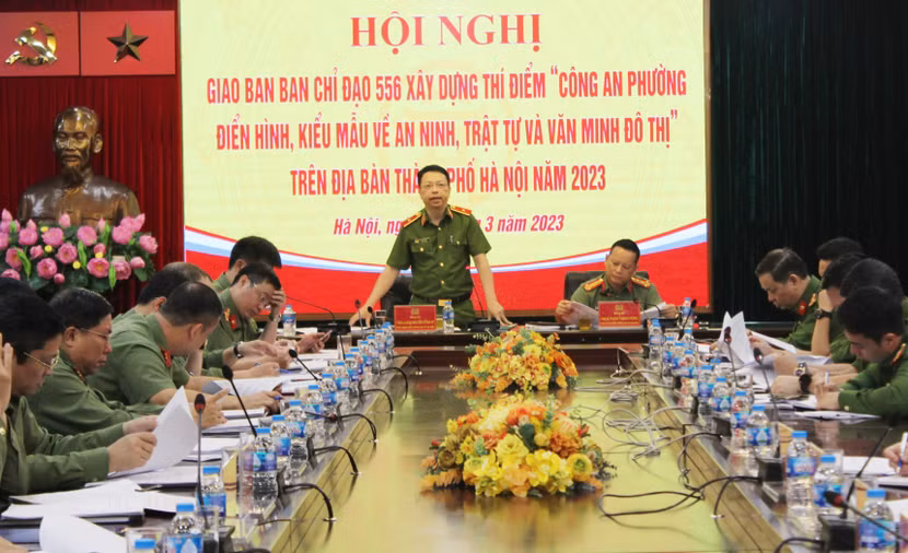Thiếu tướng Nguyễn Hồng Ky, Phó Giám đốc CATP chủ trì hội nghị giao ban