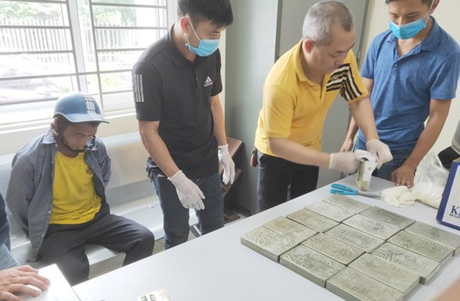 Thu giữ tang vật trong một vụ mua bán trái phép chất ma túy