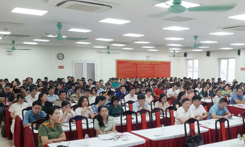 Đối tượng tham dự tập huấn là cán bộ lãnh đạo chủ chốt và cán bộ làm công tác liên quan bí mật Nhà nước tại các phòng, ban, ngành thuộc quận, UBND các phường và CBCS - CAQ Bắc Từ Liêm