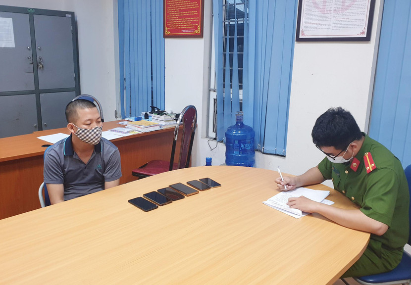 Cơ quan CSĐT - CAH Mỹ Đức ghi lời khai đối tượng Nguyễn Đức Vượng Cơ quan CSĐT - CAH Mỹ Đức ghi lời khai đối tượng Nguyễn Đức Vượng