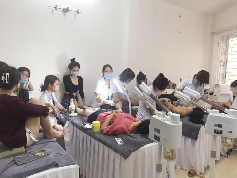 Tại thời điểm kiểm tra spa Manaco, phát hiện động người tập trung trái quy định