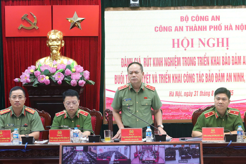 Trung tướng Nguyễn Thanh Tùng - Ủy viên Ban Thường vụ Thành ủy, Bí thư Đảng ủy, Giám đốc CATP chủ trì hội nghị