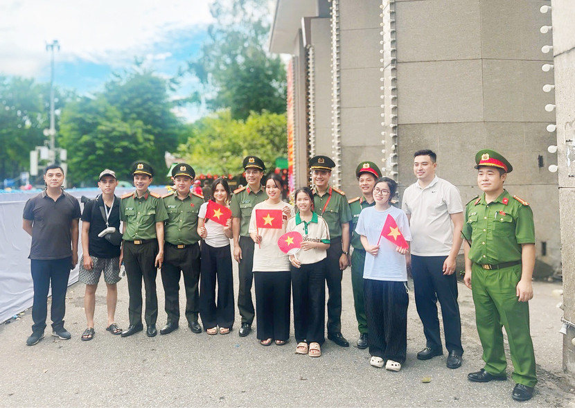 Bức ảnh kỷ niệm đáp ứng yêu cầu, nguyện vọng của nhóm học sinh