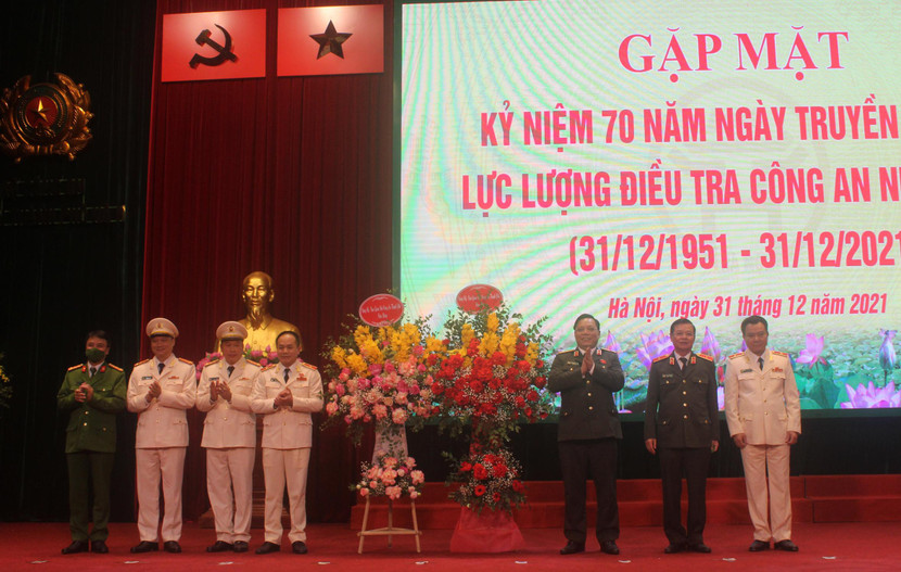 Đảng ủy - Ban Giám đốc CATP Hà Nội chúc mừng lực lượng Điều tra CATP Hà Nội nhân kỷ niệm 70 năm Ngày truyền thống