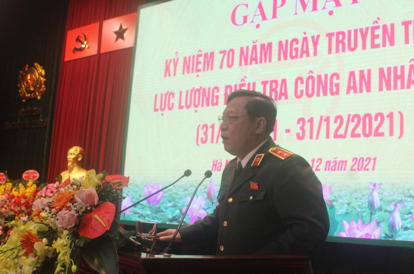 Trung tướng Nguyễn Hải Trung, Ủy viên Ban Thường vụ Thành ủy, Bí thư Đảng ủy, Giám đốc Công an thành phố Hà Nội phát biểu chức mừng các thế hệ CBCS lực lượng Điều tra CATP Hà Nội