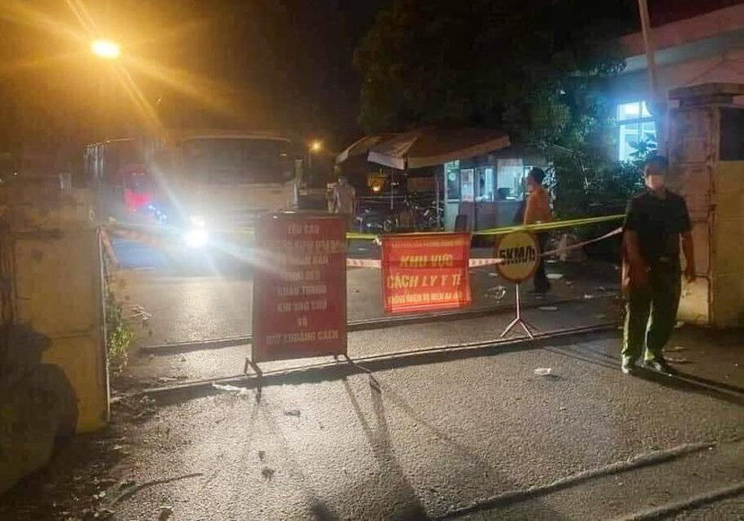 Ngay trong đêm, CAP Hoàng Văn Thụ đã dựng chốt kiểm soát để phòng chống dịch bệnh Covid-19