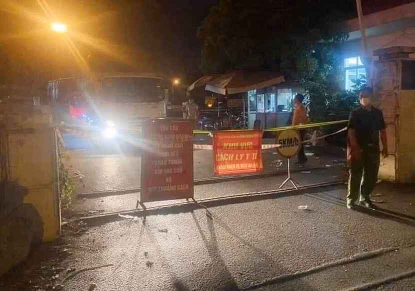 Ngay trong đêm, CAP Hoàng Văn Thụ đã dựng chốt kiểm soát để phòng chống dịch bệnh Covid-19