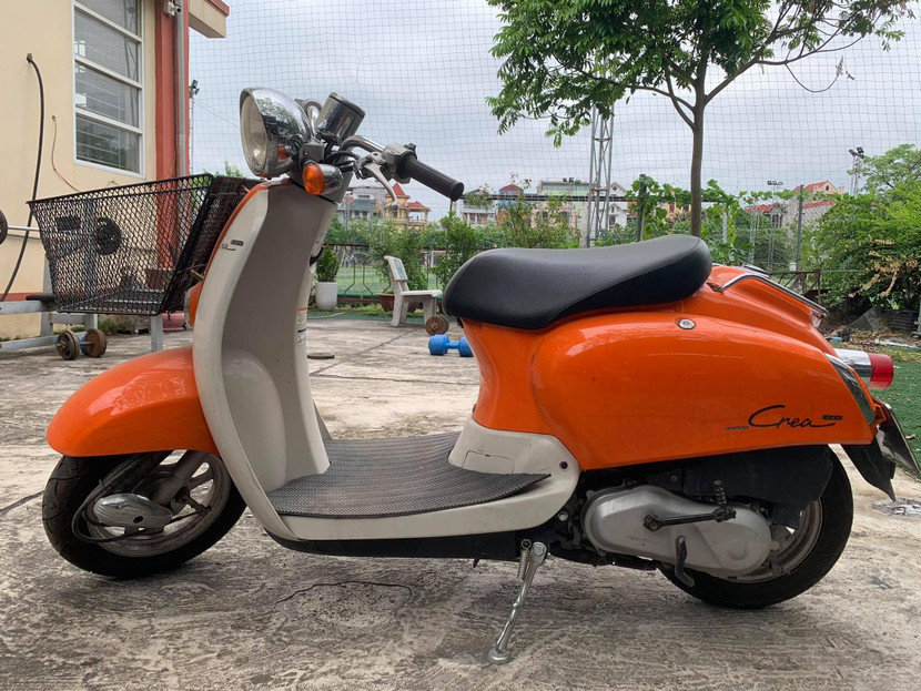 Chiếc xe máy Crea