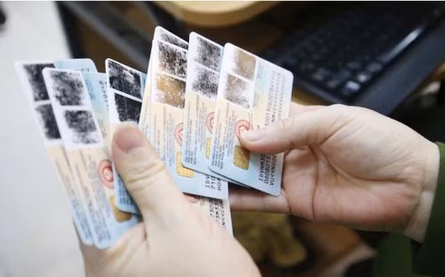 Căn cước công dân gắn chíp sẽ là 1 trong 7 giấy tờ thay thế sổ hộ khẩu Căn cước công dân gắn chíp sẽ là 1 trong 7 giấy tờ thay thế sổ hộ khẩu