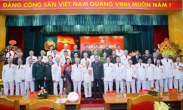 Các đại biểu tham dự buổi lễ