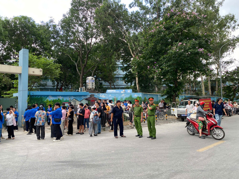 Đây là lần đầu tiên CATP triển khai phương án bảo vệ thi đến lực lương Công an cơ sở Đây là lần đầu tiên CATP triển khai phương án bảo vệ thi đến lực lương Công an cơ sở