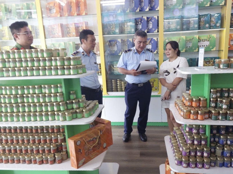 Cơ quan chức năng tiến hành kiểm tra hoạt động sản xuất kinh doanh của Công ty TNHH Yến sào Tuấn Dương &amp; TKT