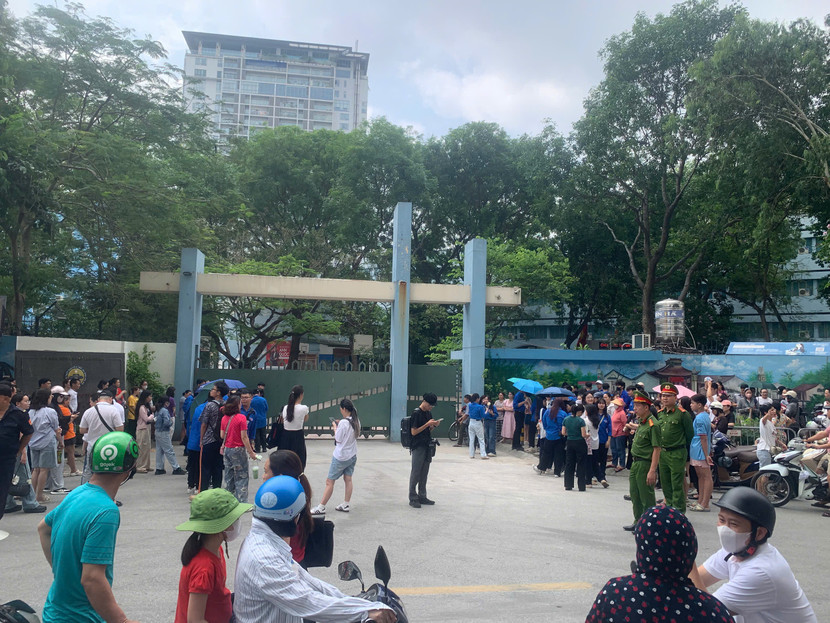 Lực lượng công an cơ sở tham gia bảo vệ 3 vòng của kỳ thi tuyển sinh THPT năm học 2025-2026 Lực lượng công an cơ sở tham gia bảo vệ 3 vòng của kỳ thi tuyển sinh THPT năm học 2025-2026