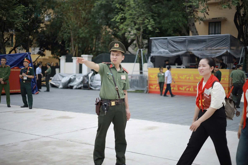 Đại biểu dự tổng duyệt và chính thức lễ diễu binh, diễu hành cần tuân thủ quy định và hướng dẫn của lực lượng làm nhiệm vụ