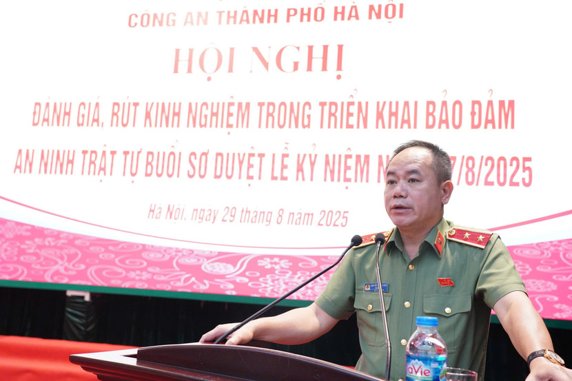 Trung tướng Nguyễn Thanh Tùng - Ủy viên Ban Thường vụ Thành ủy, Bí thư Đảng ủy, Giám đốc CATP chủ trì hội nghị Trung tướng Nguyễn Thanh Tùng - Ủy viên Ban Thường vụ Thành ủy, Bí thư Đảng ủy, Giám đốc CATP chủ trì hội nghị