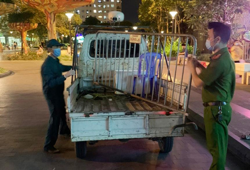 Tối 27-5, các chốt kiểm soát phòng chống dịch tại khu đô thị Goldmark City đã được tháo bỏ Tối 27-5, các chốt kiểm soát phòng chống dịch tại khu đô thị Goldmark City đã được tháo bỏ