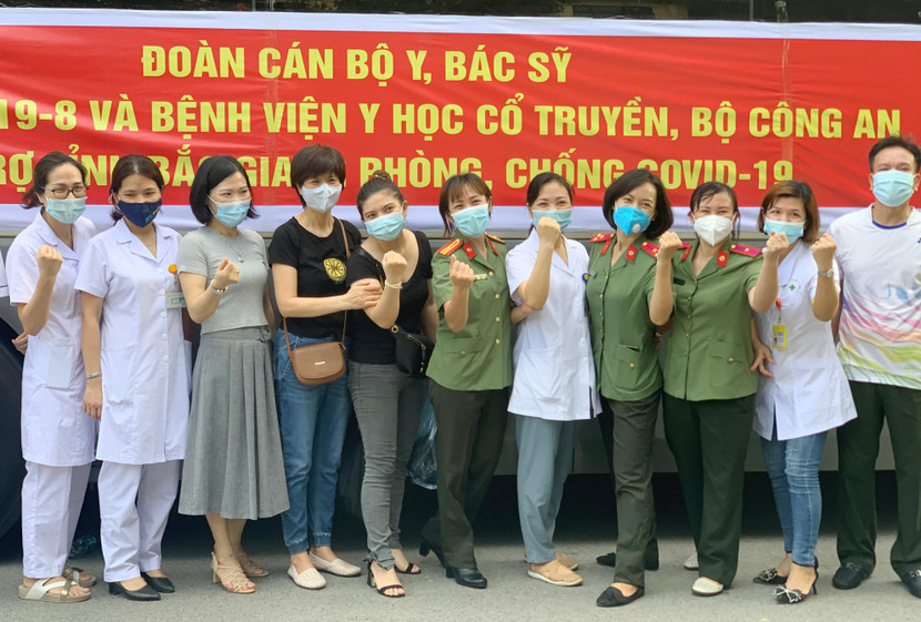 Gạt hết khó khăn của hoàn cảnh gia đình, các y, bác sỹ CAND lên đường chống dịch Gạt hết khó khăn của hoàn cảnh gia đình, các y, bác sỹ CAND lên đường chống dịch