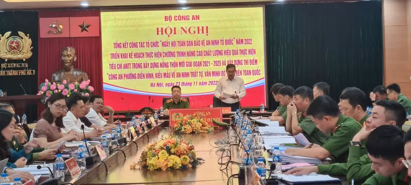Ông Lê Hồng Sơn, Phó Chủ tịch Thường trực UBND TP Hà Nội tham luận từ điểm cầu Hà Nội