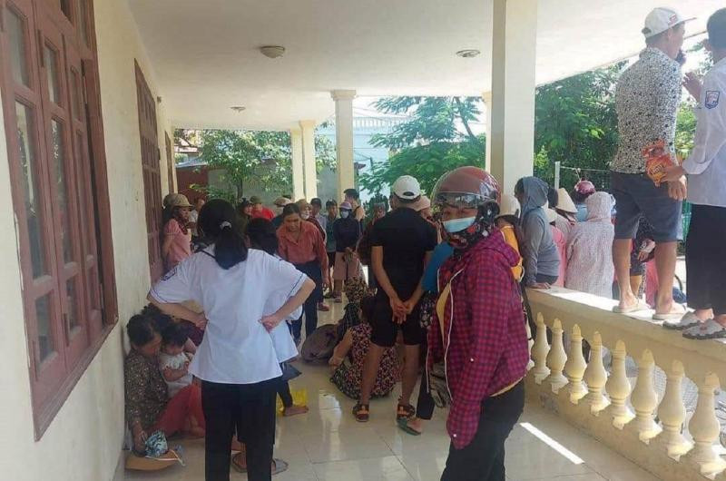 Người dân vây nhà bà Nguyễn Thị T để đòi nợ khi nghe tin bà này biến mất, ôm mớ "họ" gần trăm tỷ đồng Người dân vây nhà bà Nguyễn Thị T để đòi nợ khi nghe tin bà này biến mất, ôm mớ "họ" gần trăm tỷ đồng