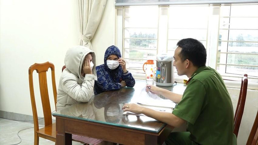 Cơ quan CSĐT - CATP Đồng Hới ghi lời khai các đối tượng liên quan Cơ quan CSĐT - CATP Đồng Hới ghi lời khai các đối tượng liên quan