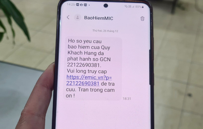 Không tham gia bảo hiểm, nhưng chị Hương vẫn nhận được thông báo hồ sơ yêu cầu bảo hiểm của mình đã được phát hành Không tham gia bảo hiểm, nhưng chị Hương vẫn nhận được thông báo hồ sơ yêu cầu bảo hiểm của mình đã được phát hành