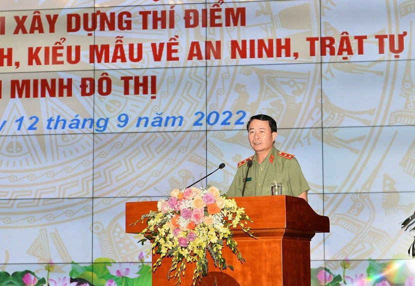 Trung tướng Lê Quốc Hùng, Ủy viên Trung ương Đảng, Thứ trưởng Bộ Công an phát biểu tại hội nghị Trung tướng Lê Quốc Hùng, Ủy viên Trung ương Đảng, Thứ trưởng Bộ Công an phát biểu tại hội nghị