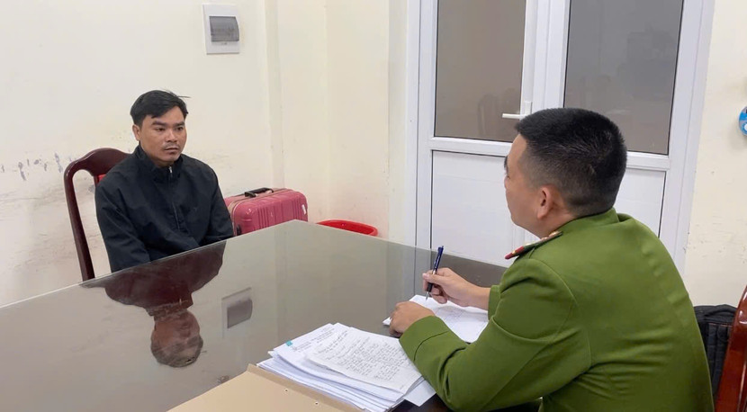 Cơ quan CSĐT - CAQ Bắc Từ Liêm ghi lời khai Phan Văn Long