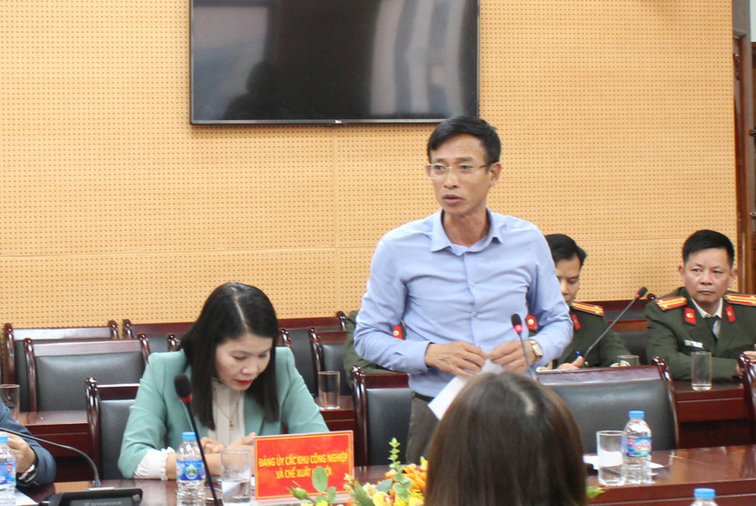 Đại diện 2 đơn vị Cụm trưởng và Cụm phó trình bày kế hoạch, chương trình hoạt động và giao ước thi đua