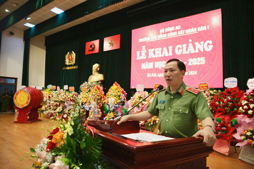 Trung tướng, Tiến sỹ Lê Văn Tuyến, Thứ trưởng Bộ Công an phát biểu tại lễ khai giảng