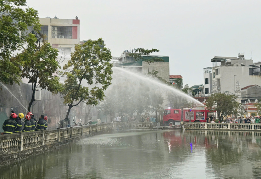 Đội Cảnh sát PCCC&amp;CNCH CAQ Nam Từ Liêm tổ chức chữa cháy