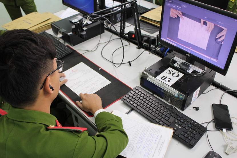 19/30 đơn vị Công an quận, huyện, thị xã của thành phố Hà Nội đã hoàn thành xong nhiệm vụ số hóa bằng cả 2 hình thức offline và online