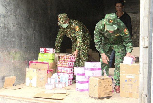 Lực lượng BĐBP Quảng Trị kiểm đếm số mỹ phẩm không nguồn gốc xuất xứ