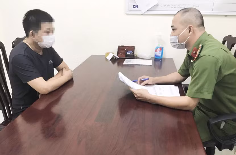 Cơ quan công an ghi lời khai lái xe cứu thương