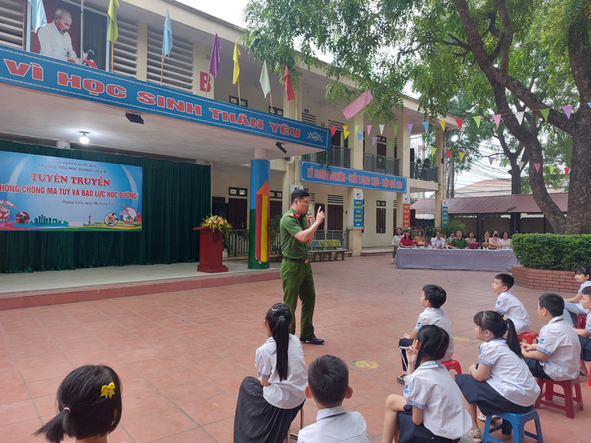 Việc trao đổi trực tiếp khiến các em học sinh có thêm kiến thức về ma túy và tác hại của ma túy