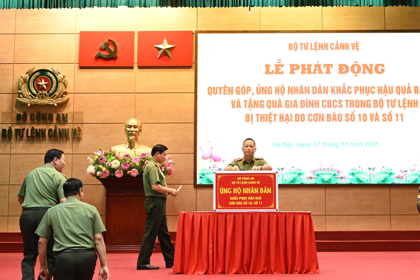 Các đại biểu tham gia ủng hộ tại chương trình Các đại biểu tham gia ủng hộ tại chương trình