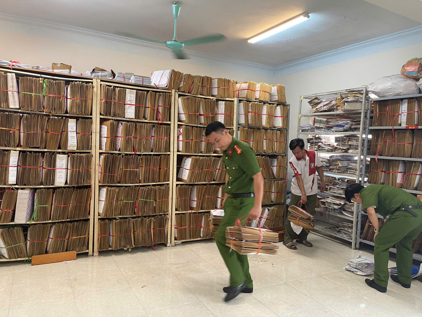 Hơn 2,7 triệu hồ sơ tàng thư căn cước, cư trú đã được bàn giao đến Công an cấp xã