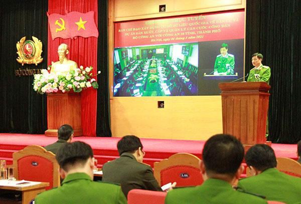 Trung tướng Nguyễn Duy Ngọc, Ủy viên Trung ương Đảng, Thứ trưởng Bộ Công an, Phó trưởng Ban thường trực Ban Chỉ đạo xây dựng Dự án Cơ sở dữ liệu quốc gia về dân cư và Dự án Sản xuất, cấp, và Quản lý căn cước công dân